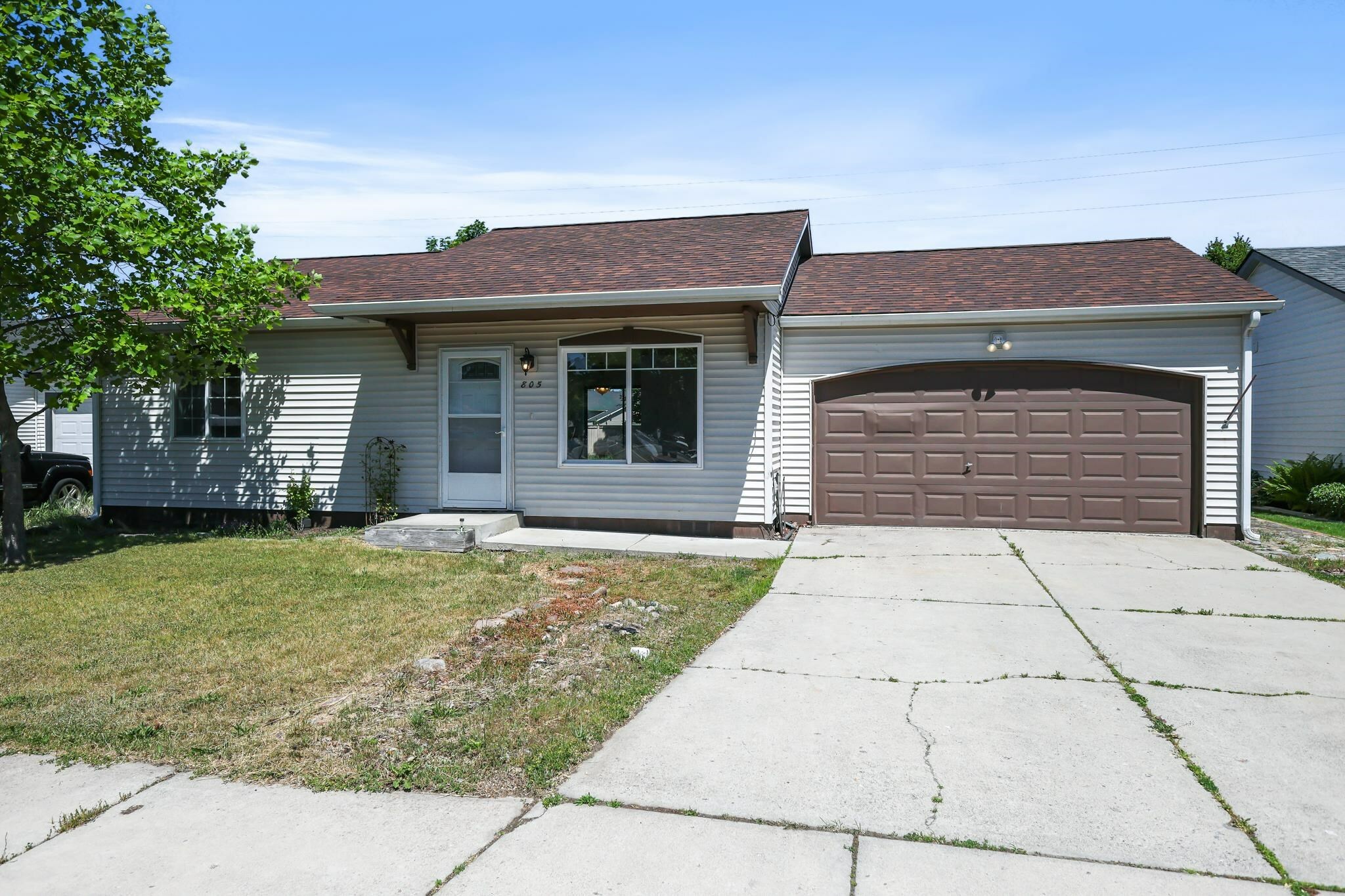 Property Photo: 805 E Shasta Ave ID 83854