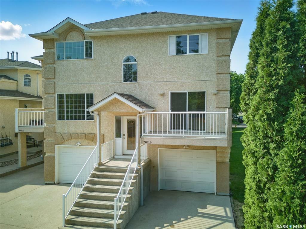 Property Photo: 901D 9th Street E SK S7H 0M9