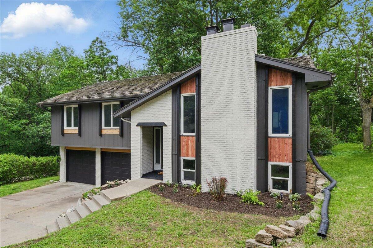 Property Photo:  809 Hawthorne Court  IA 51503 