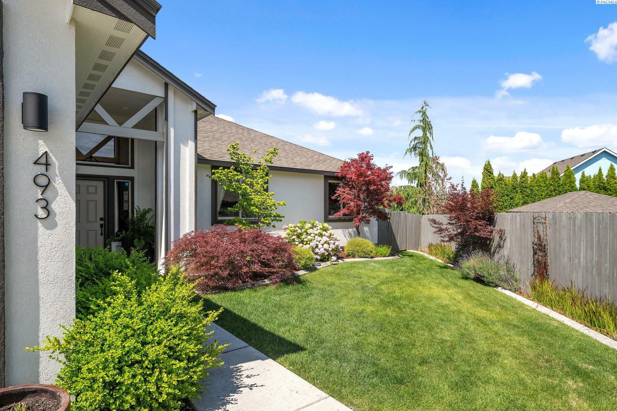 Property Photo: 493 Charbonneau Drive WA 99352