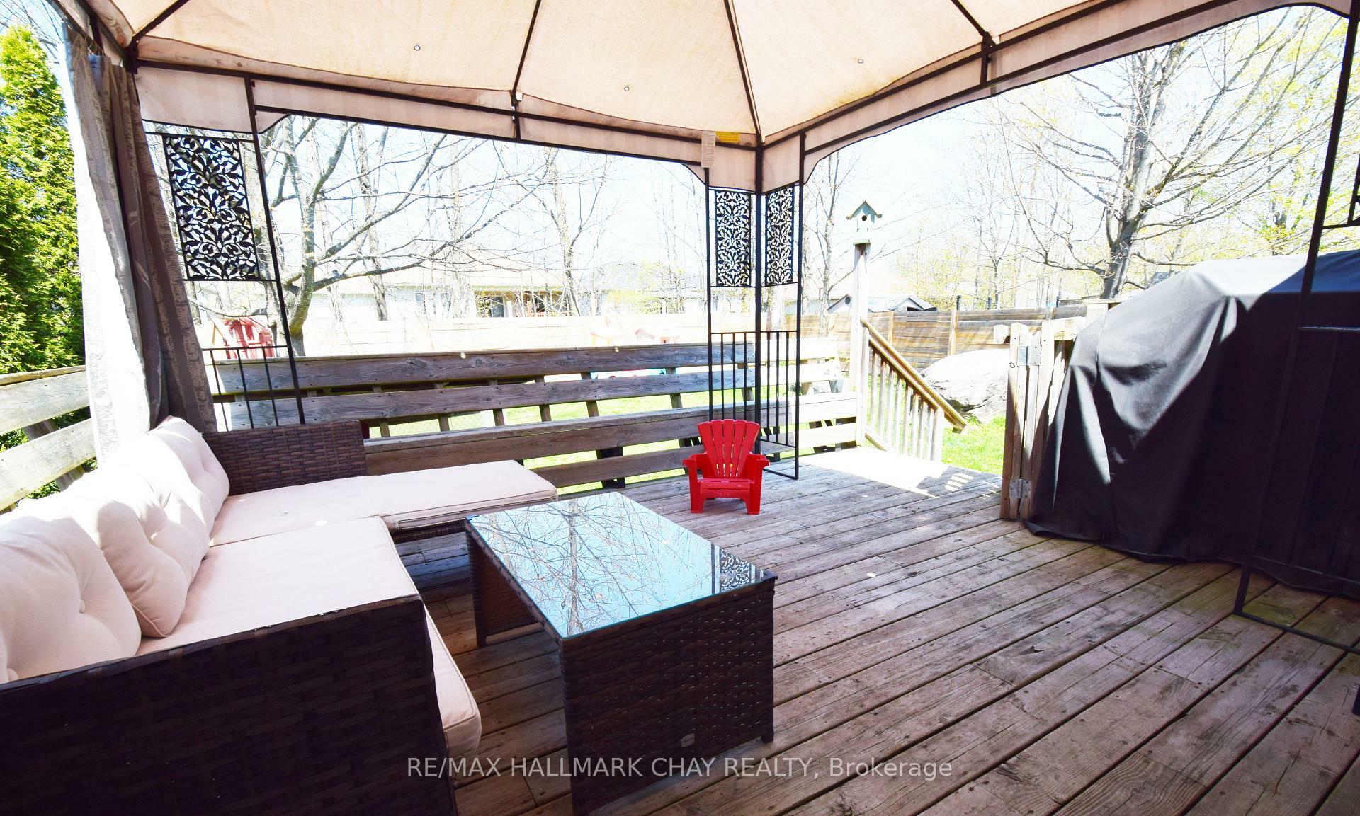 Property Photo: 68 Anderson Crescent ON L0K 2A0