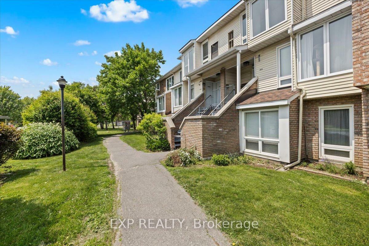 Property Photo: 207 Woodfield Drive B ON K2G 4P2