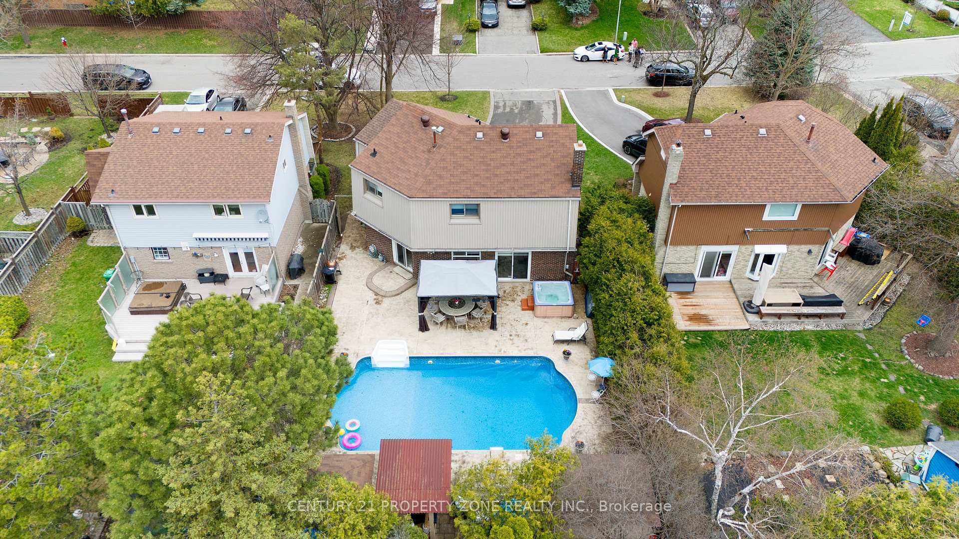 Property Photo: 42 Montcalm Place ON L6S 2X6