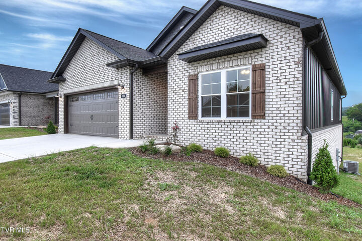 Property Photo: 126 Dry Kiln Court TN 37615