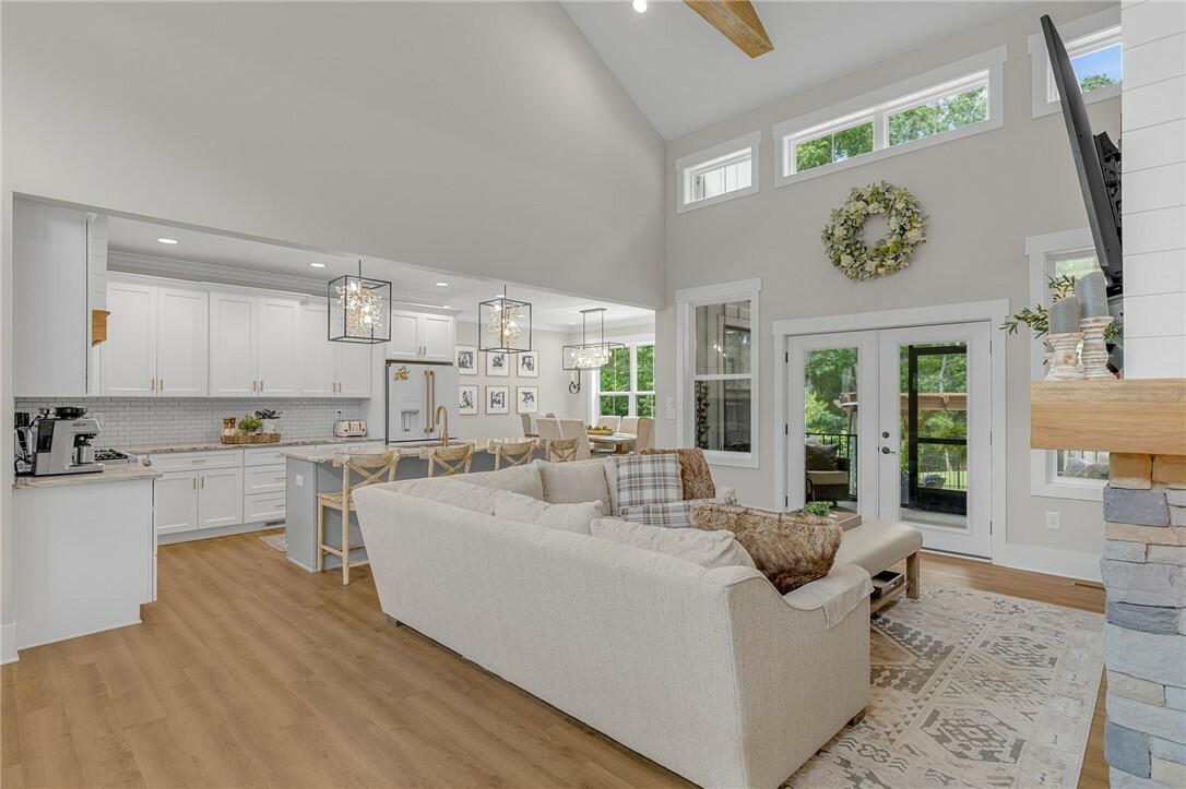 Property Photo: 110 Royal Oaks Drive SC 29625