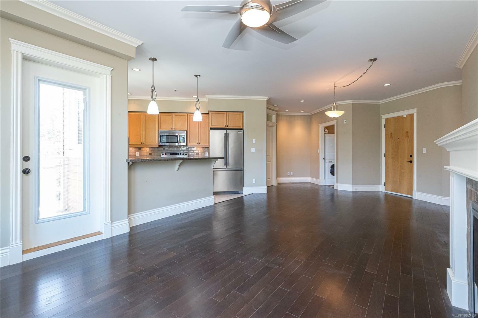 Photo de la propriété: 755 Goldstream Ave 206 BC V9B 2X4