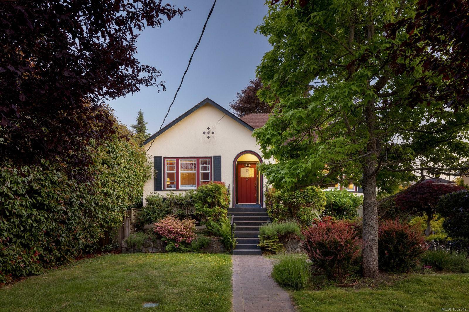 Property Photo: 2535 Dalhousie St BC V8R 2H8