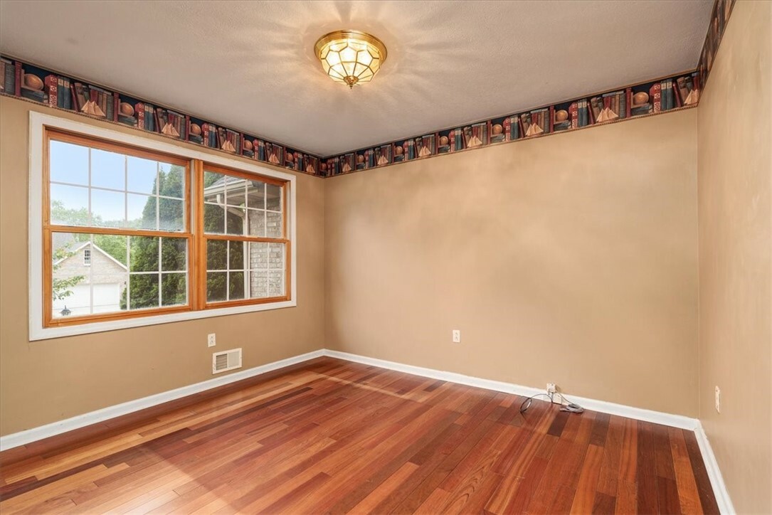 Property Photo: 260 Fox Meadow Dr PA 15090