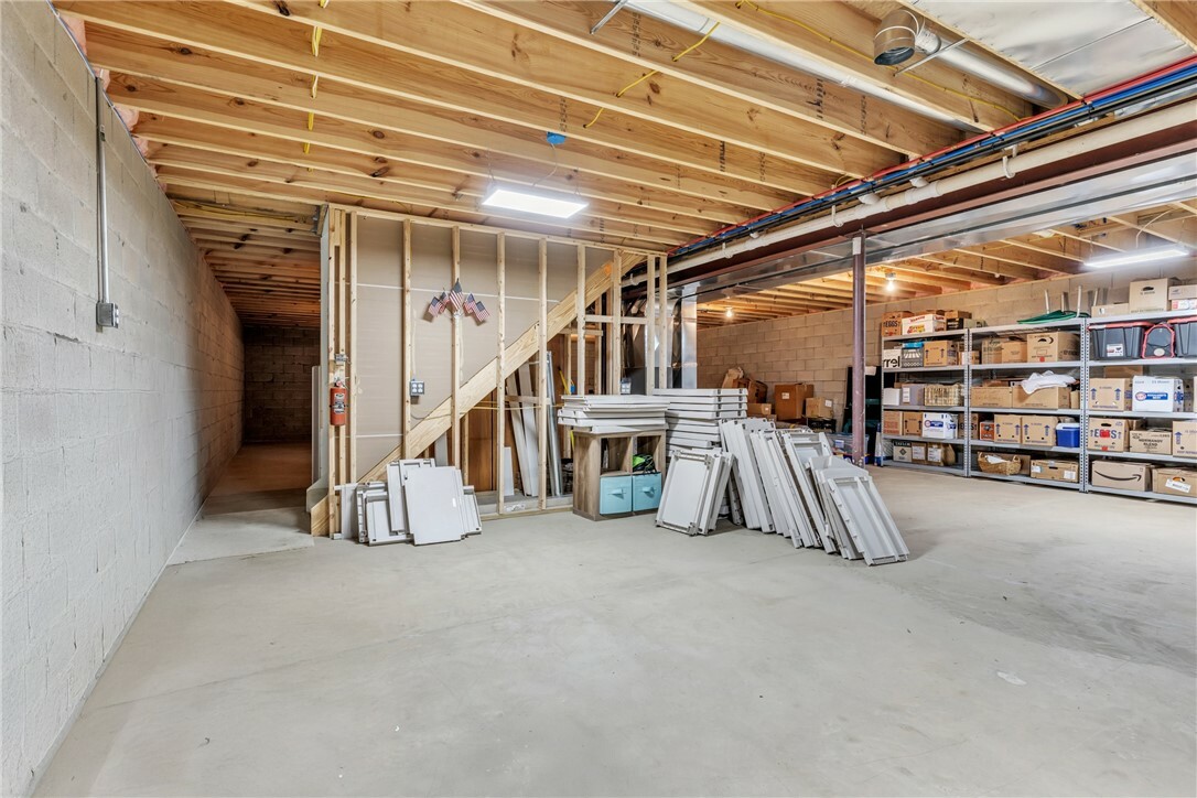 Property Photo: 2246 Shannon Mills Dr PA 16053