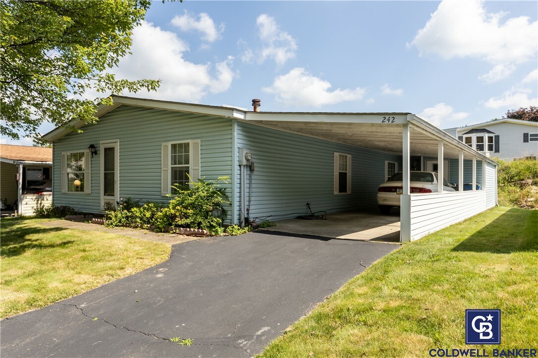 Property Photo:  242 Ridge Ln  PA 15668 