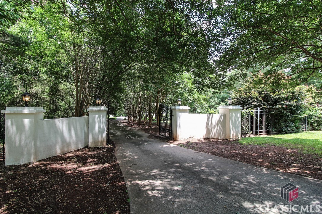 Property Photo: 1061 Broadlands Drive GA 30677