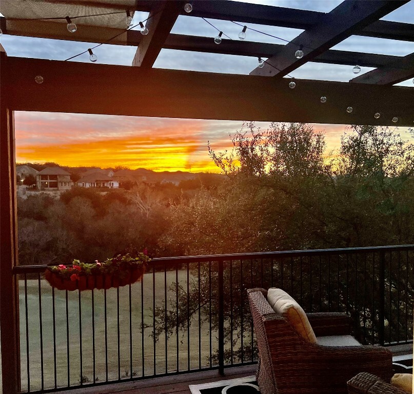 Property Photo:  2601 N Quinlan Park Road 508  TX 78732 