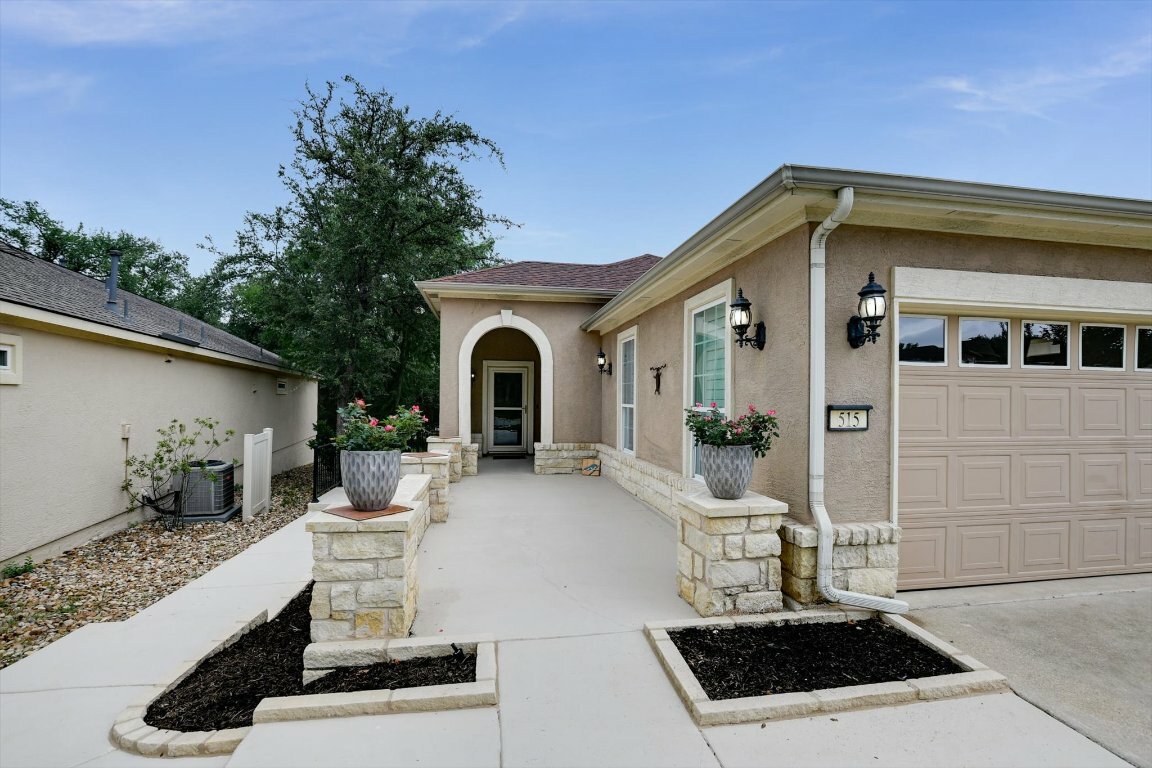 Property Photo: 515 Mill Pond Path TX 78633