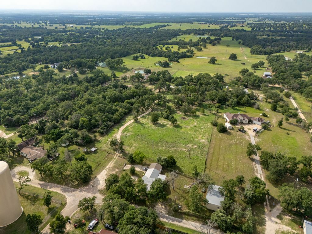 Property Photo:  570 Oak Park Five Street  TX 76567 