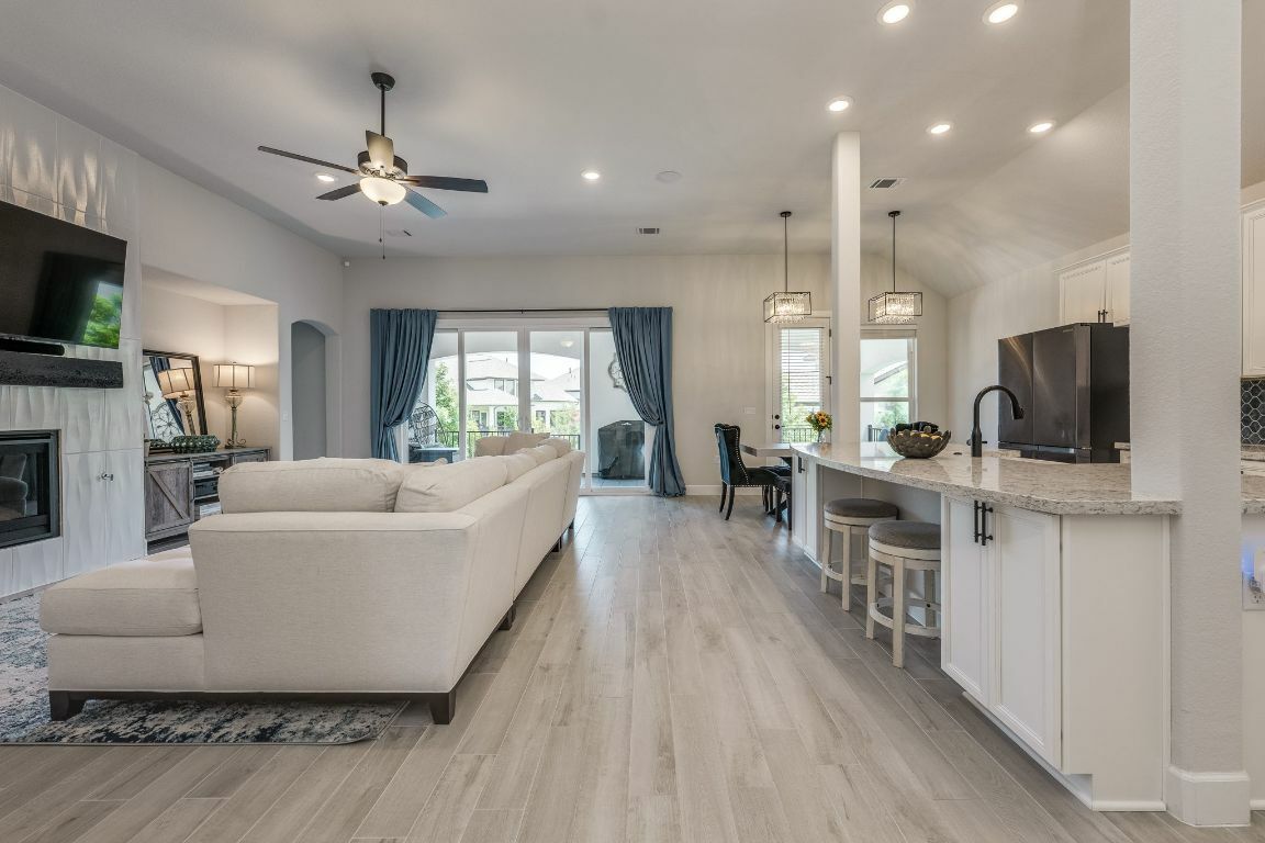 Property Photo: 603 Arundel Road TX 78738