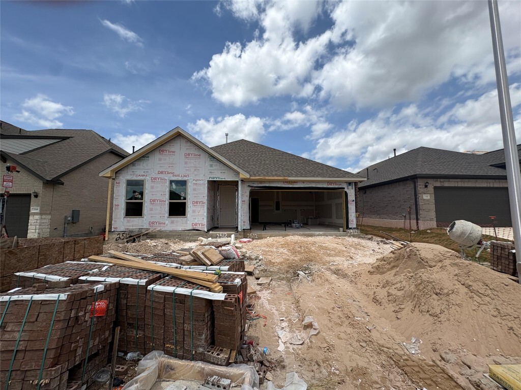 Property Photo: 2512 Walking Y Road TX 78633