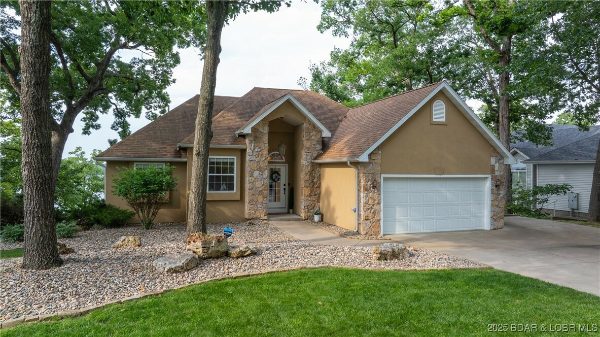 Property Photo: 1013 Beacon Ridge Drive MO 65049