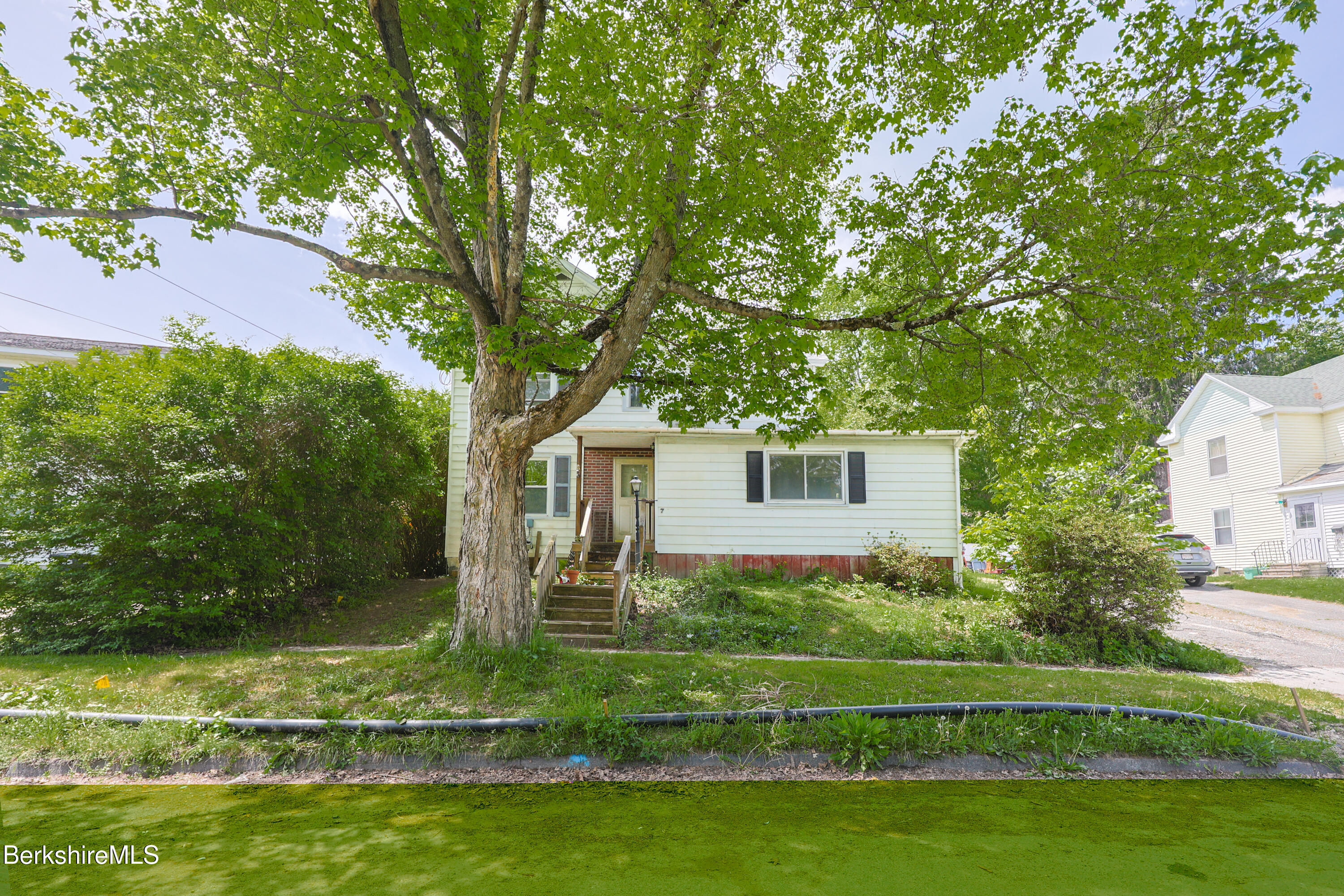Property Photo: 77 King St MA 01201