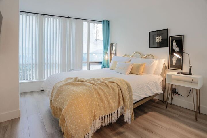 Property Photo:  1166 Melville Street 805  BC V6E 4P5