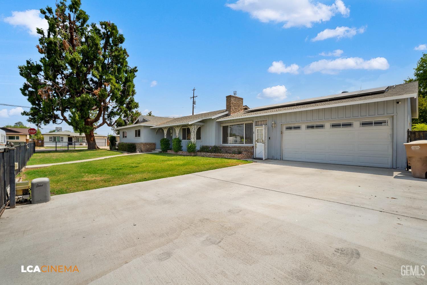 Property Photo:  510 Garnsey Avenue  CA 93309 