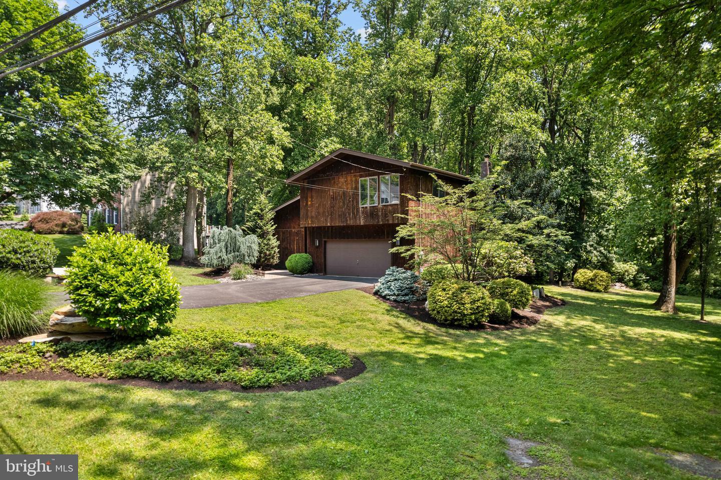 Property Photo:  707 S Pine Street  PA 19047 