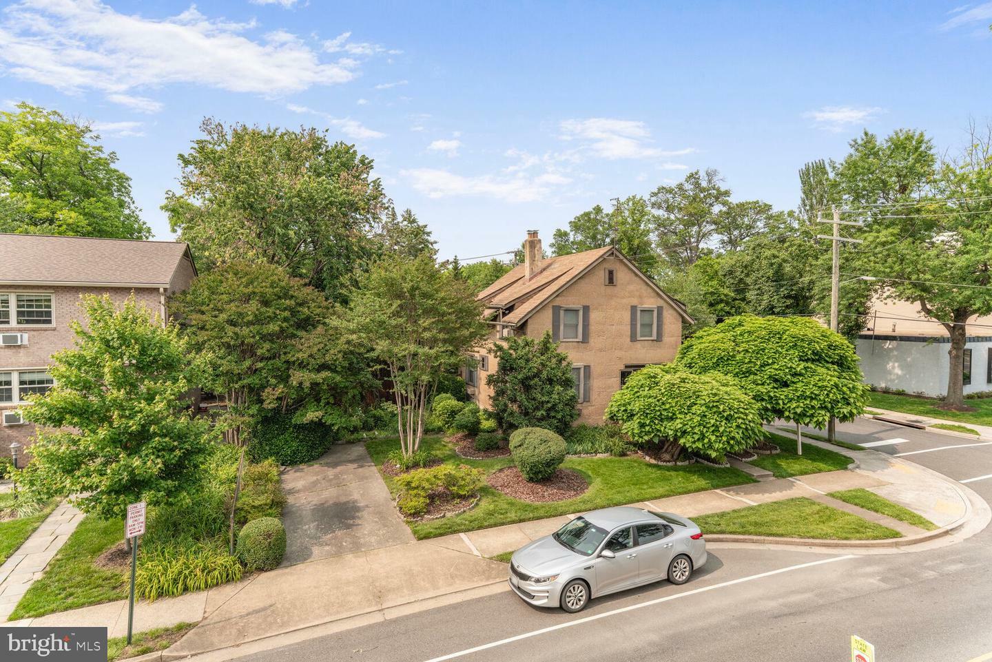 Property Photo: 801 23rd Street S VA 22202