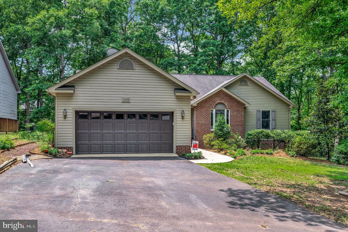 Property Photo: 140 Jefferson Avenue VA 22508
