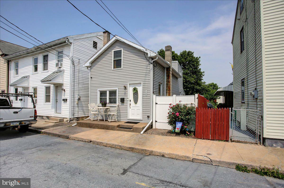 Property Photo:  120 N Frederick Street  PA 17055 