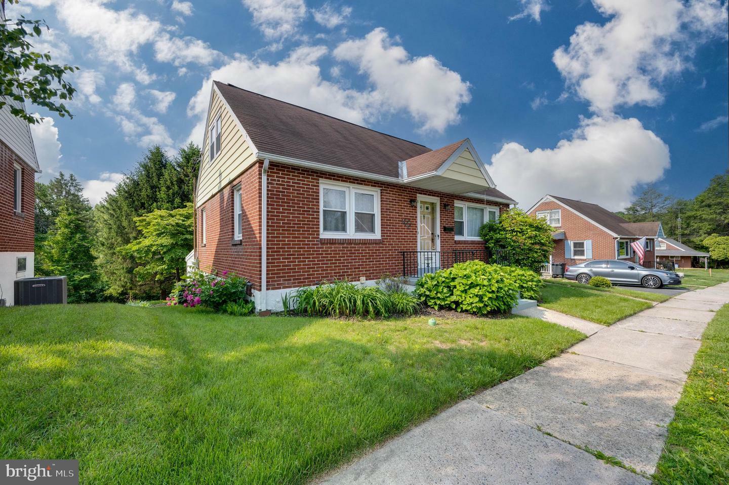 Property Photo: 328 W Summit Street PA 19540