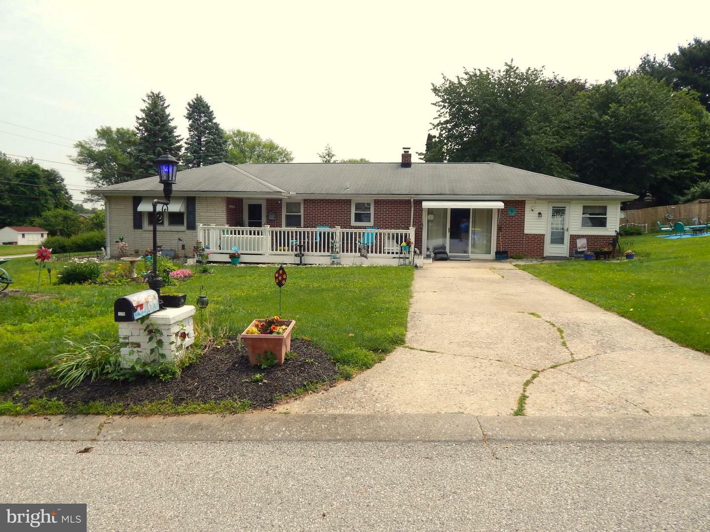 Property Photo:  178 Nancy Avenue  PA 17402 