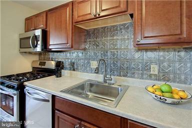 Property Photo: 3515 Washington Boulevard 310 VA 22201