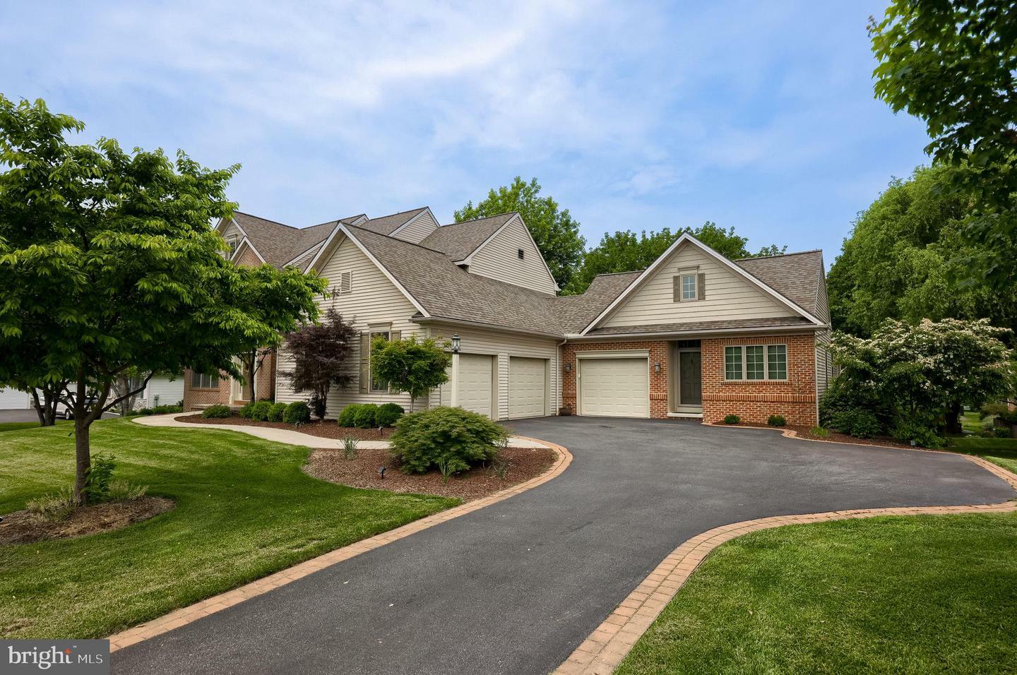 Property Photo: 2149 Colleens Way PA 17601