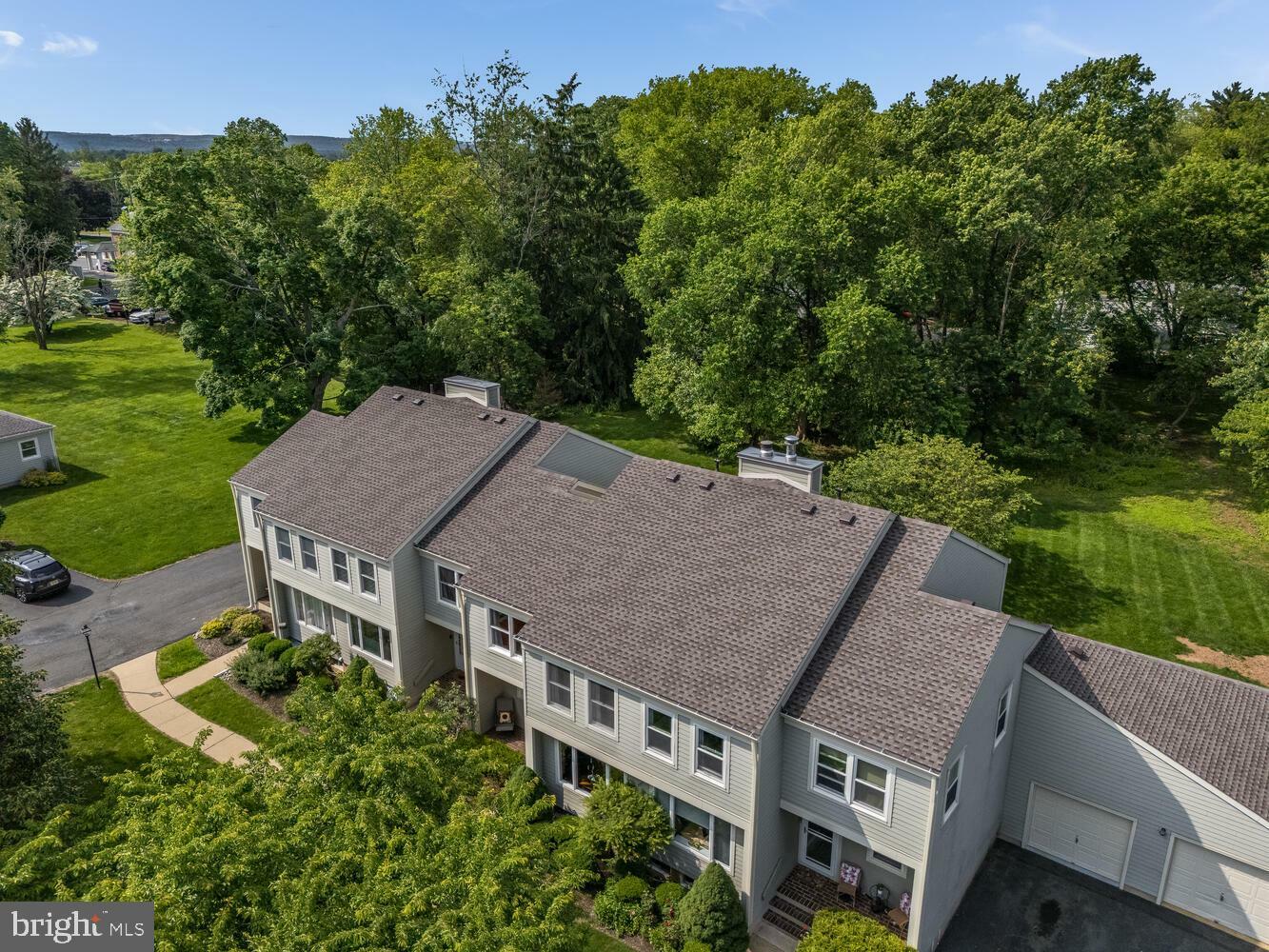 Property Photo: 303 Knoll Way NJ 08553