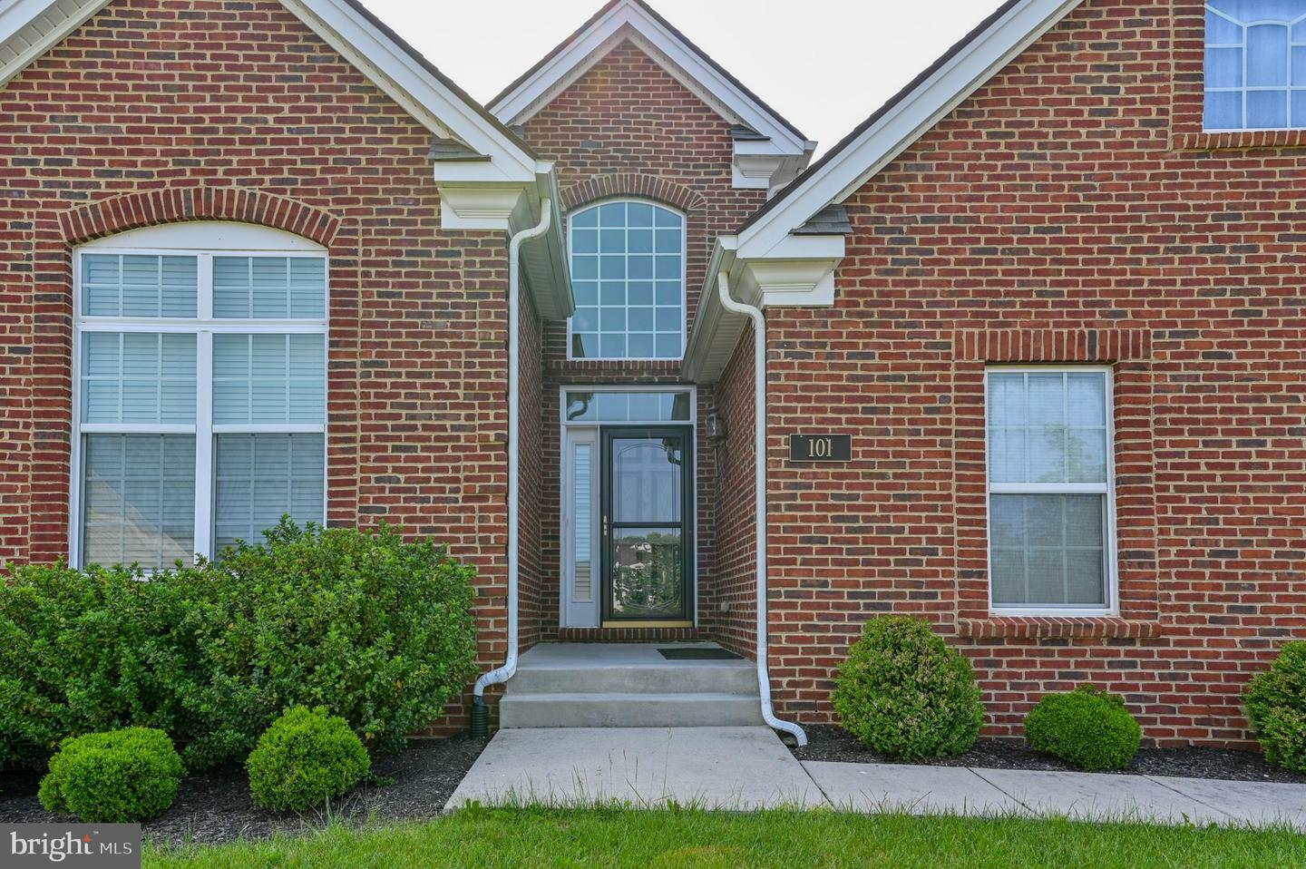 Property Photo: 101 Station Terrace E WV 25403