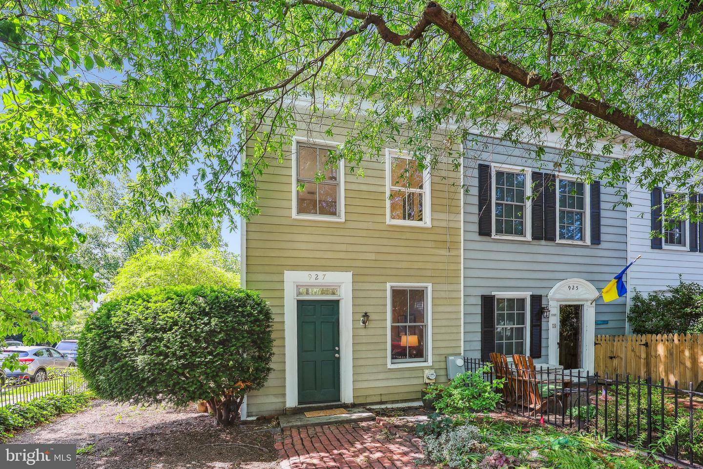Property Photo: 927 G Street SE DC 20003