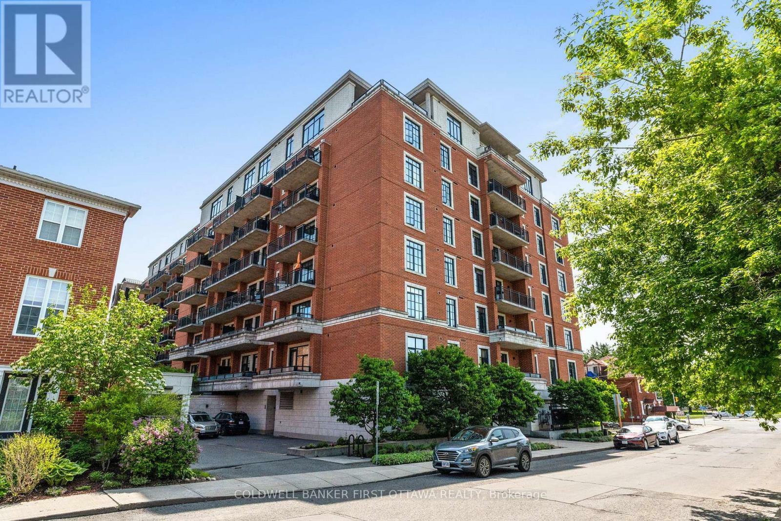 Property Photo: 327 Breezehill Avenue South 705 ON K1Y 1R6