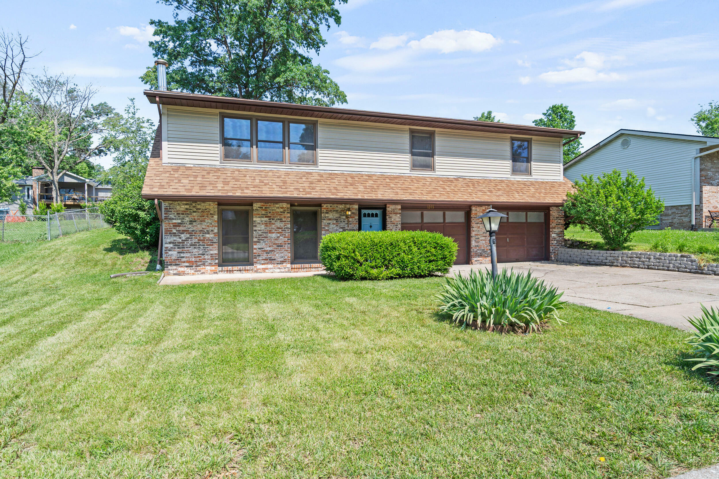 Property Photo: 1293 S Pecos Ave MO 65201