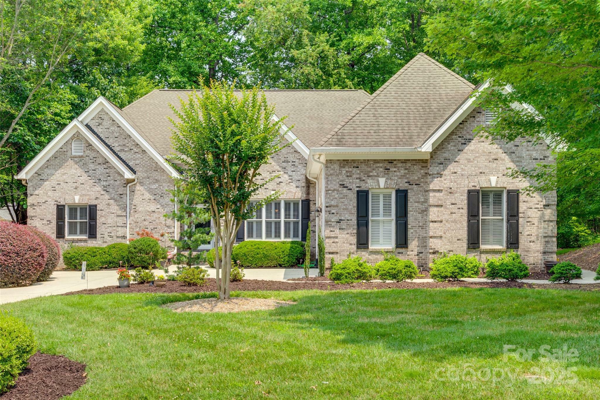 Property Photo: 16527 Woolwine Road NC 28278