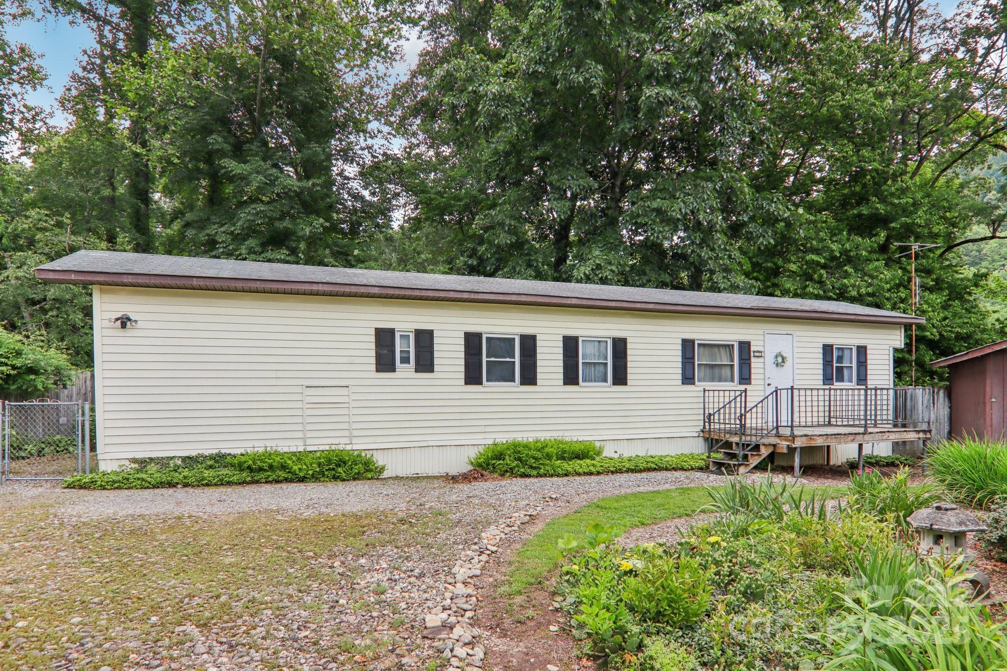 Property Photo: 68 Cornwell Drive NC 28786