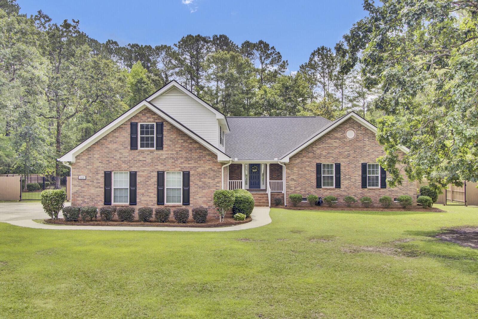 Property Photo: 213 Turtle Point Road SC 29483