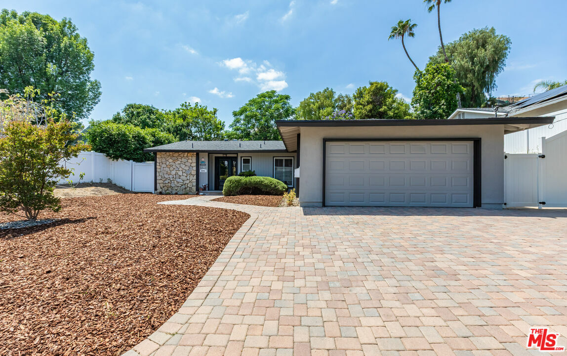 Property Photo: 6941 Scarborough Peak Dr CA 91307