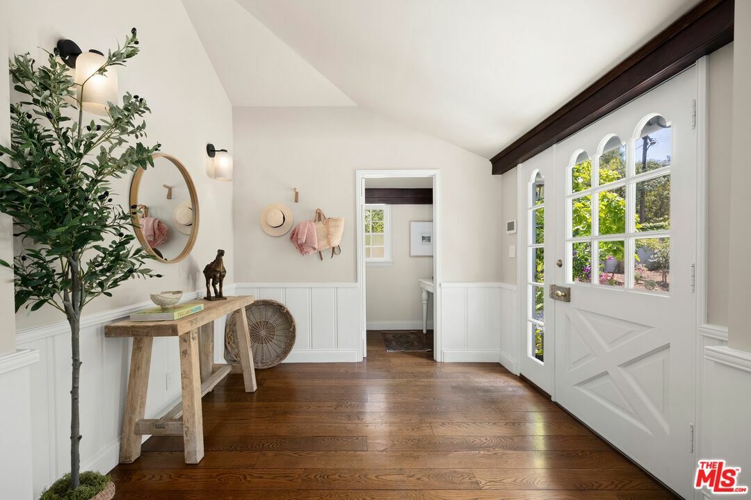 Property Photo: 1716 Westridge Rd CA 90049