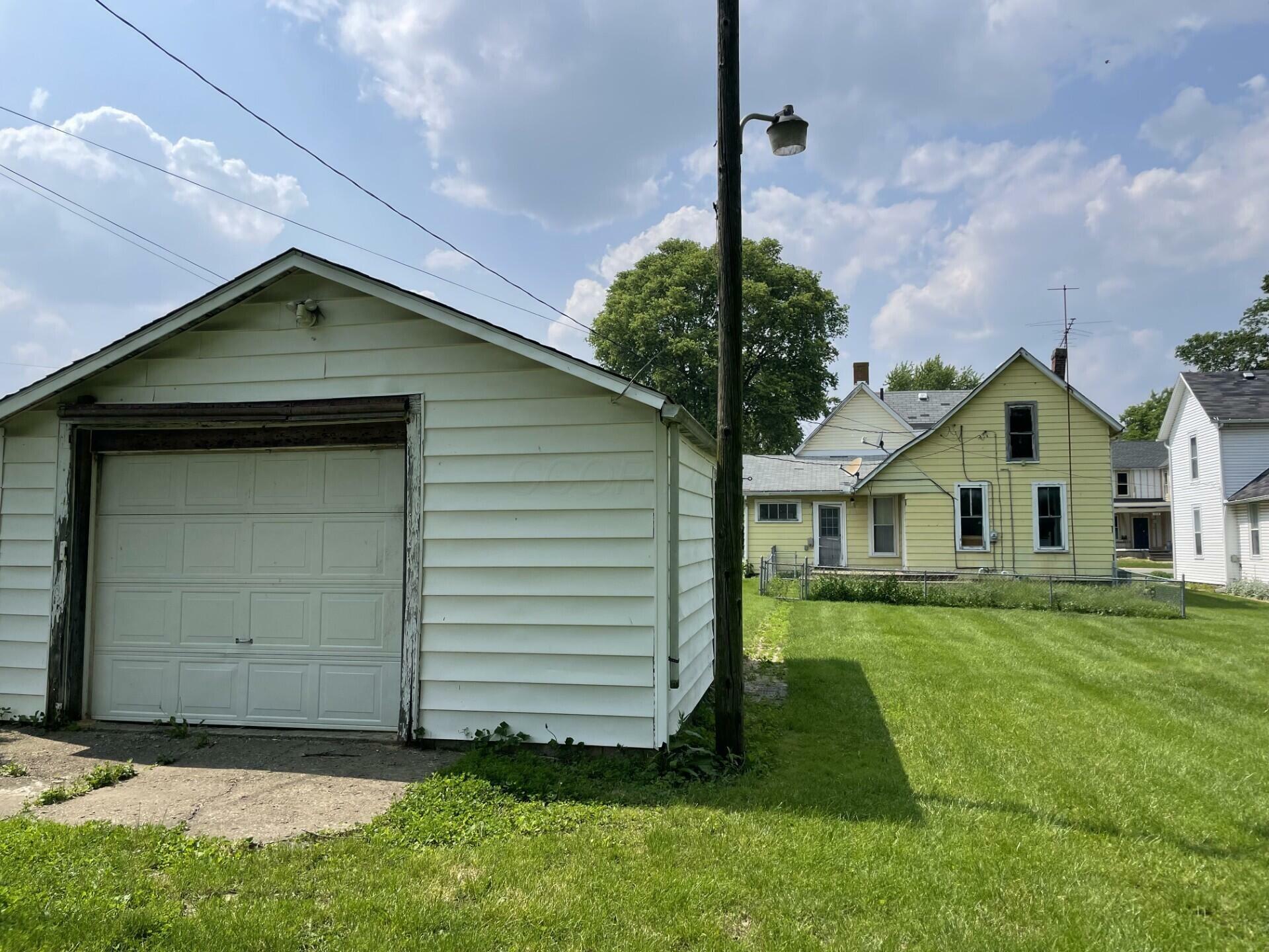 Property Photo: 93 E Columbus Street OH 43143