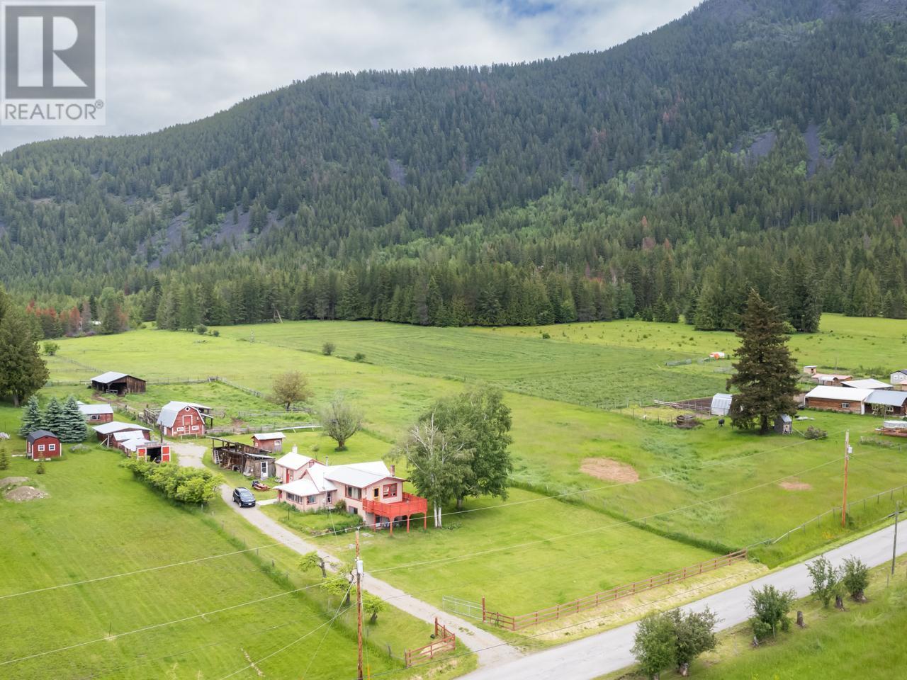 Property Photo: 4512 48th Street BC V0B 1C1