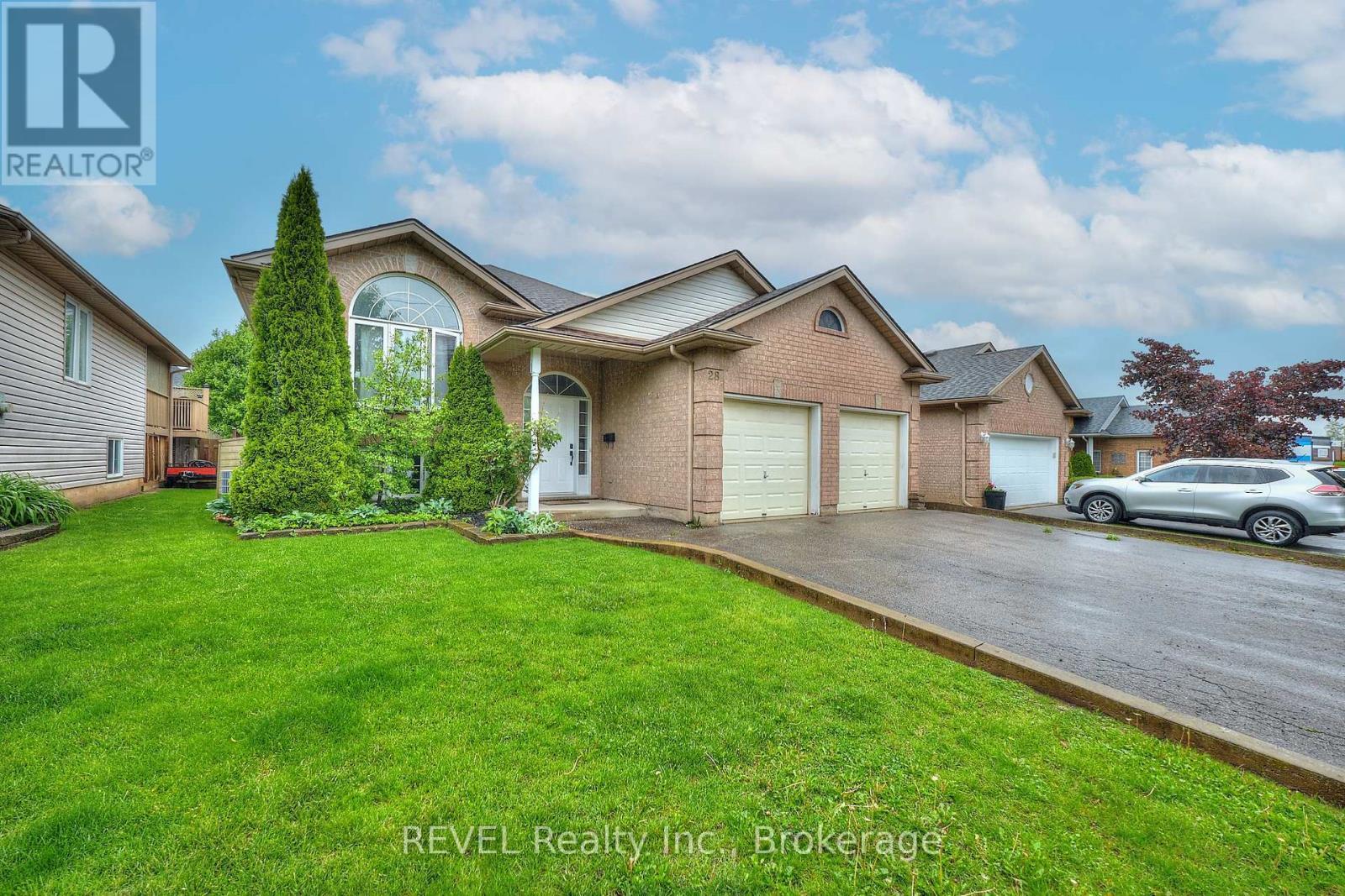 Property Photo: 28 Quaker Road ON L3C 7K7