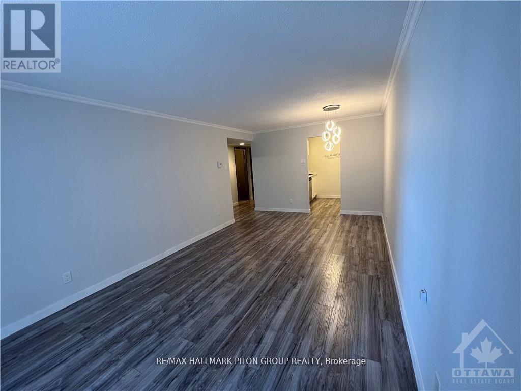 Property Photo: 475 Laurier Avenue West 1504 ON K1R 7X1