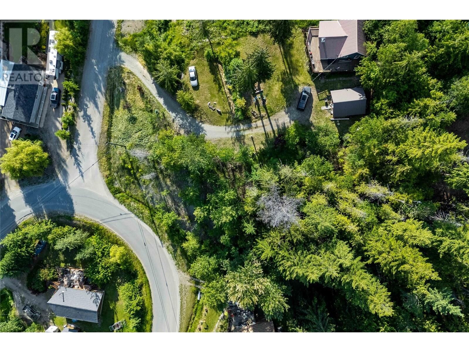 Property Photo: 7227 Estate Drive BC V0E 1M8