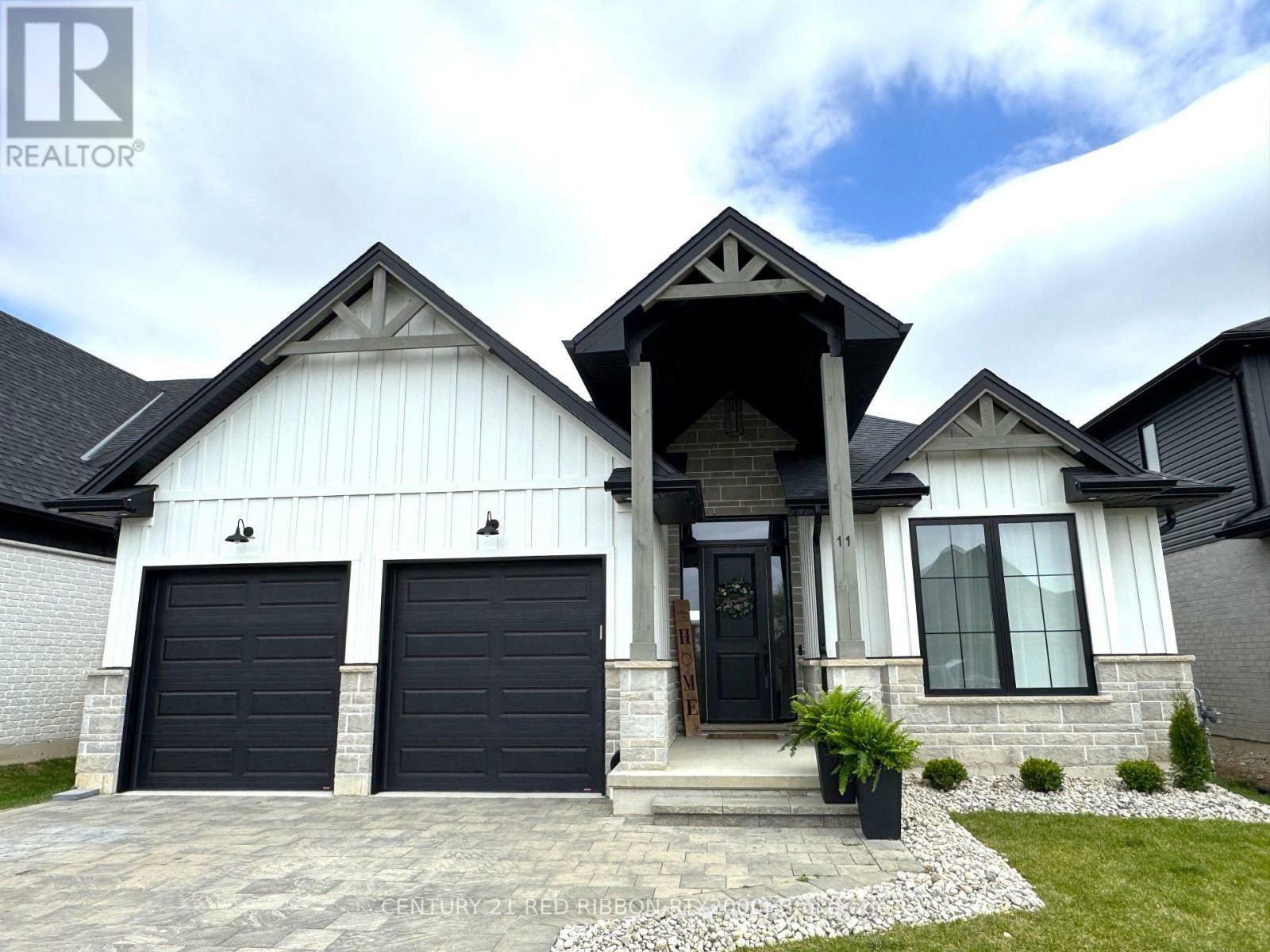 11 Briscoe Crescent  Strathroy-Caradoc (NE) ON N7G 4E1 photo