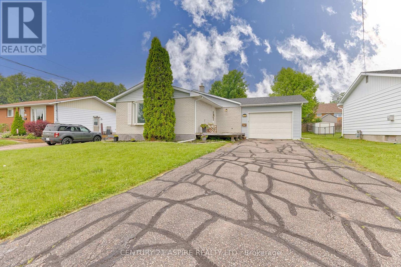 Property Photo: 123 Ellis Avenue ON K8A 2H7