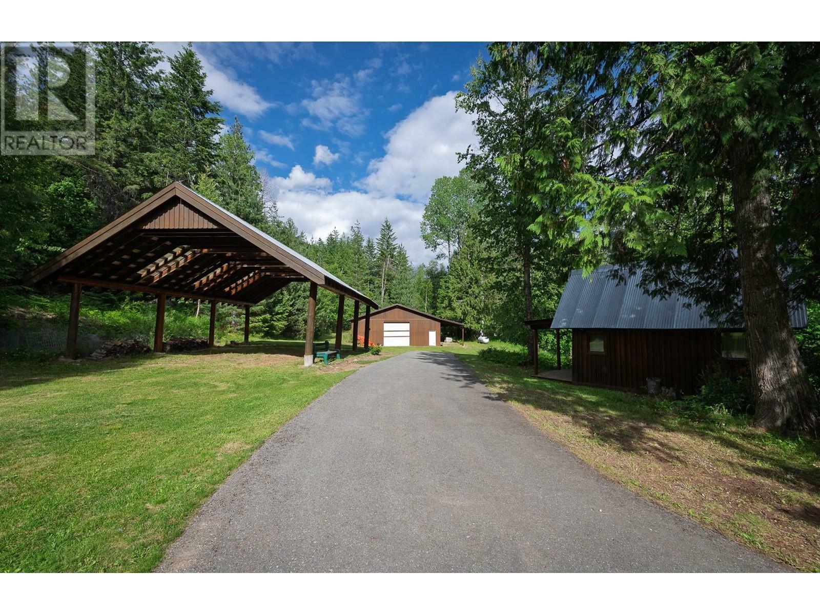 Photo de la propriété: 16749 Crawford Creek Road BC V0B 1E0